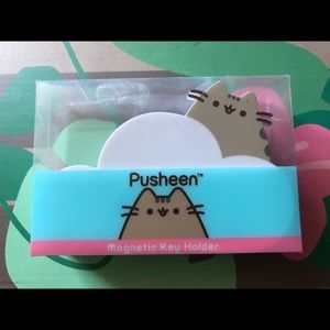 Pusheen Magnetic Keyholder